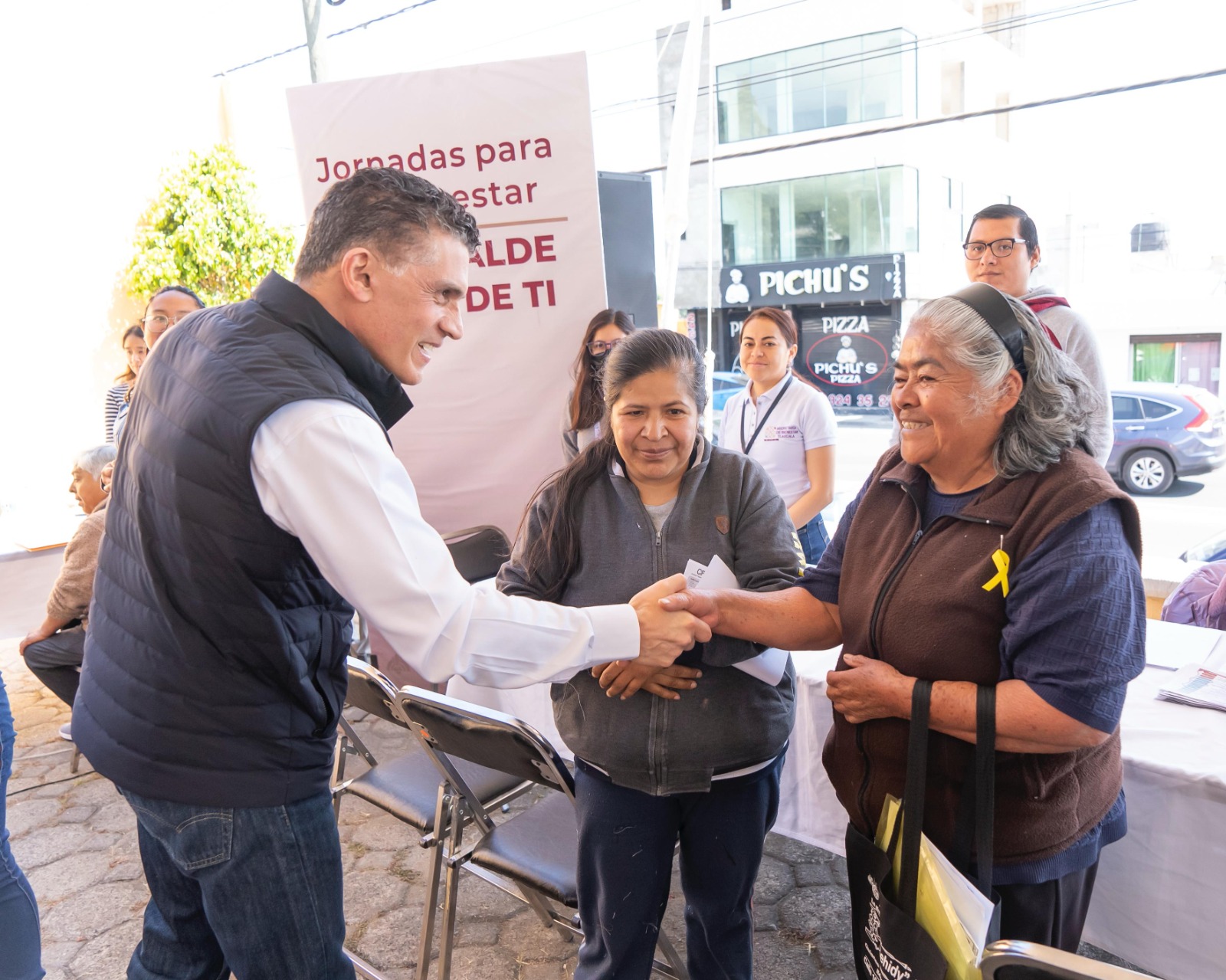 Acerca el presidente Alfonso Sánchez los servicios de las Jornadas para el Bienestar a Acuitlapilco